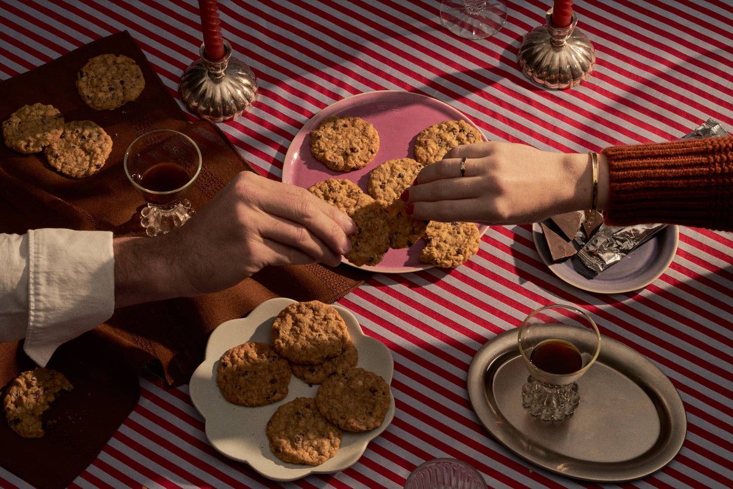 Thin & Crisp Oat Cookies, Dark Chocolate Chip
